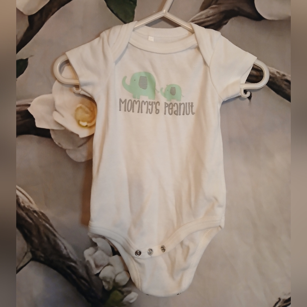 Quiltex Mommy's Peanut Bodysuit - White and Green